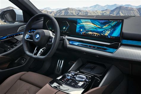 The new BMW i5 eDrive40 - Interior (05/2023).