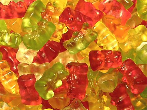 Haribo Gold Bears & The History of Gummy Bears! - ZOMG! Candy