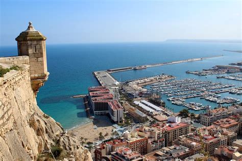 2-hour Private Santa Barbara Castle tour in Alicante 2024