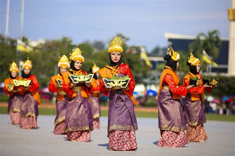 Blog Sejarah STPM Chegu Mohdia: Sejarah dan budaya etnik Brunei di Sabah