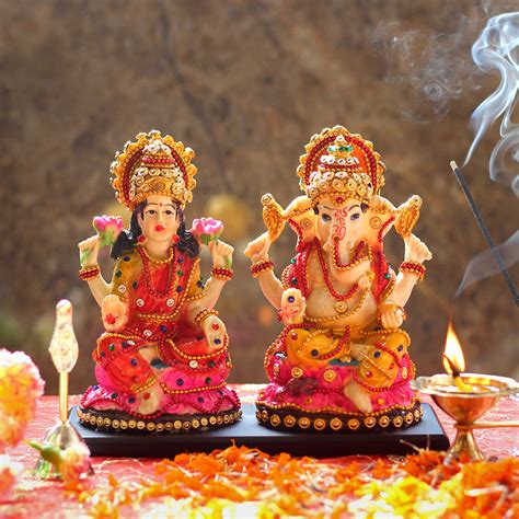 Buy/Send Lakshmi Ganesh Idol For Diwali Online- Ferns N Petals