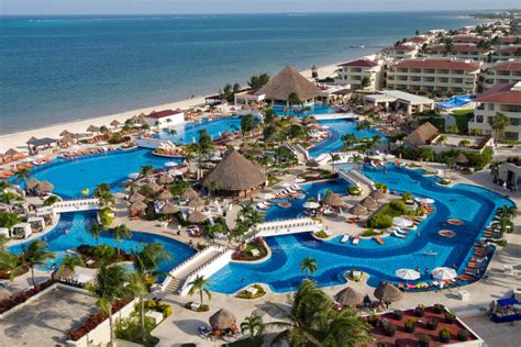 Moon Palace Cancun - The Main Pool at Sunrise at the Moon Palace Golf ...