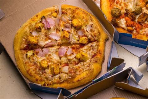 Domino's Pizza Crust: A Guide to Their Different Types - Pizzaware