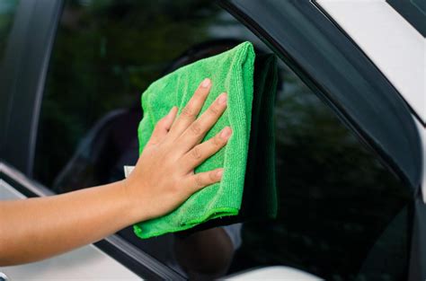 Cleaning Your Auto Glass: 5 Costly Mistakes to Avoid