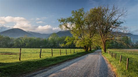 Cades Cove - Great Smoky Mountains National Park | Scenery, Great smoky ...