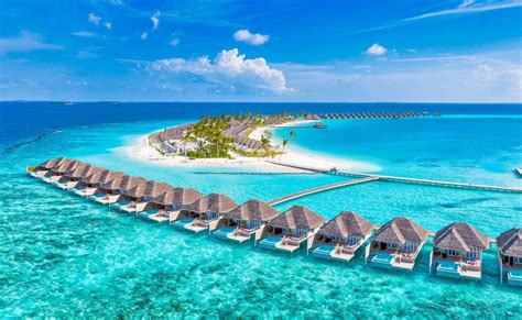 5 Must-Visit Islands in the Maldives | by akbartravelssaudi | Medium