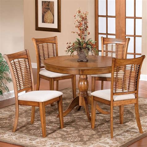 Hillsdale Furniture Bayberry Oak 5-Piece Dining Set with Round Dining ...