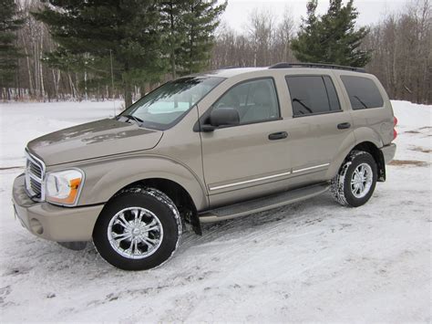 2004 Dodge Durango - Information and photos - MOMENTcar