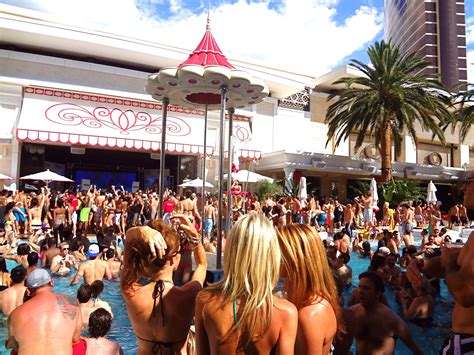 The 5 Best Pool Parties in Las Vegas - Travefy | Encore beach club ...