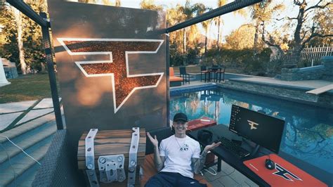 EPIC FaZe GAMING SETUP *OUTSIDE* by the POOL - YouTube