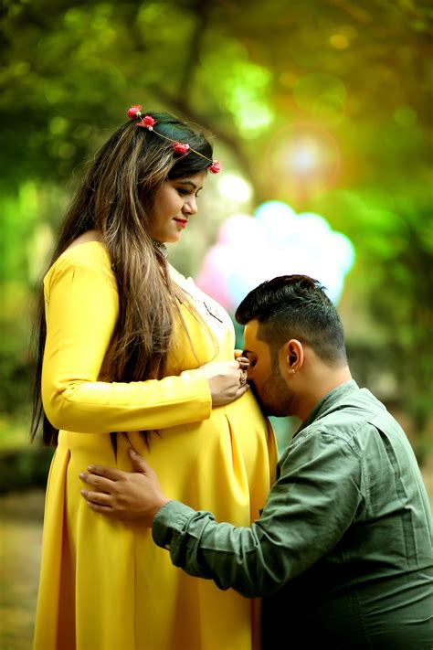 Creative Pregnancy Photography Couples