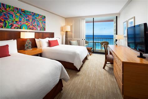 Mailani Tower Oceanfront - Waikiki Hotel Room | Royal Hawaiian Resort