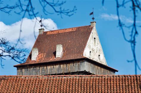 The Importance of Starter Strip Shingles for Your Roof