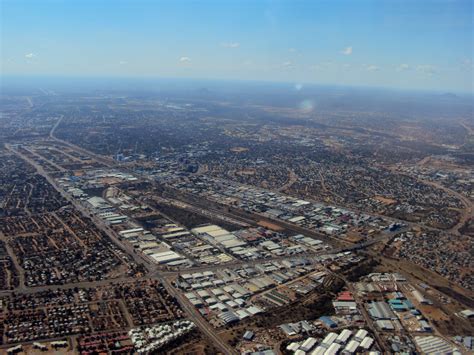 File:Gaborone, Botswana desde el aire.jpg - Wikimedia Commons