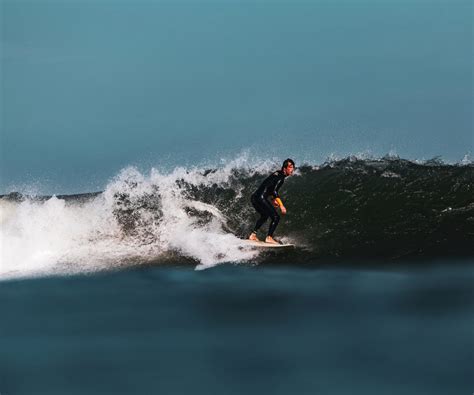 Surfing in Peru: 7 spots you need to know