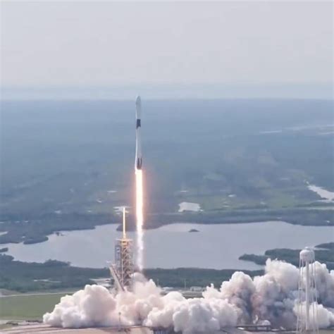 SpaceX launches 7 satellites in one mission - Video - CNET