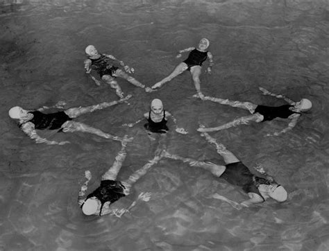 synchronized swimming | Synchronized swimming, Swimming photos, Vintage ...