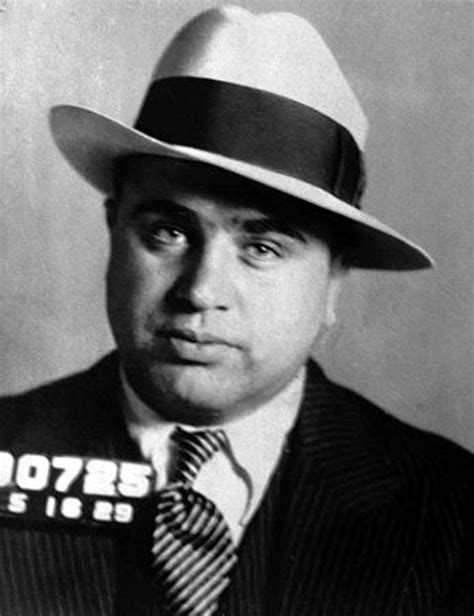 What is the “Valentine’s Day massacre”, the crime that ended Al Capone ...