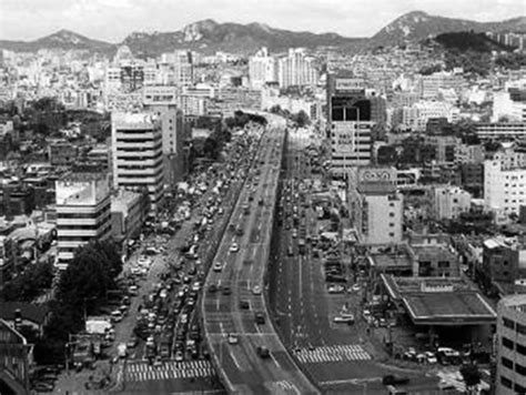 Cheonggyecheon river reclamation