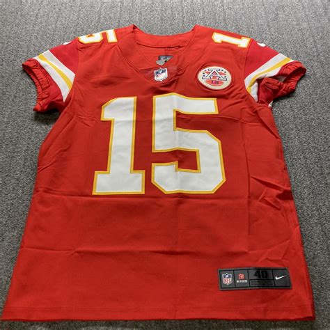 NFL - Chiefs Patrick Mahomes Signed Authentic Jersey | The official ...