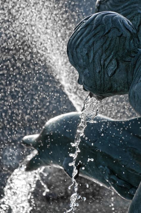 Trafalgar Square fountains by Darrell Godliman | Photocrowd photo ...