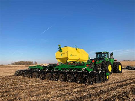 John Deere Introduces Strip-tillage Implements