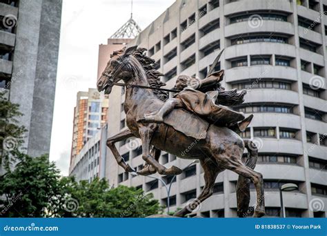 Statue of Gabriela Silang at Makati Ave Editorial Photography - Image ...