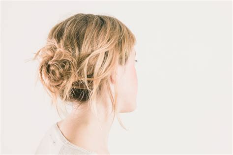 Tips For Making A Messy Bun With Short Hair | StyleCaster