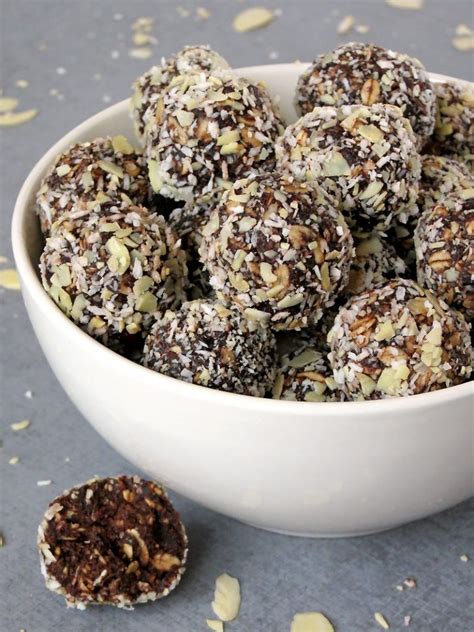 Healthy No-Bake Chocolate Energy Bites | yummyaddiction.com | Healthy ...