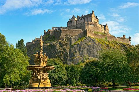 Visiting Edinburgh Castle: 9 Must-See Highlights | PlanetWare