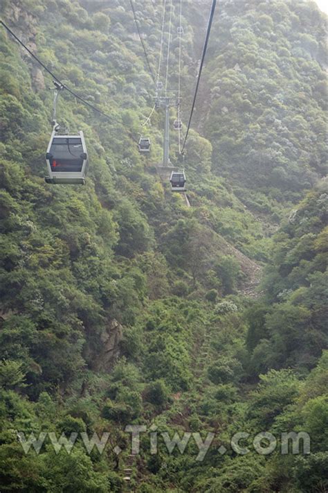 Huashan Mountain, West cable car - April 2014 - Shaanxi Province