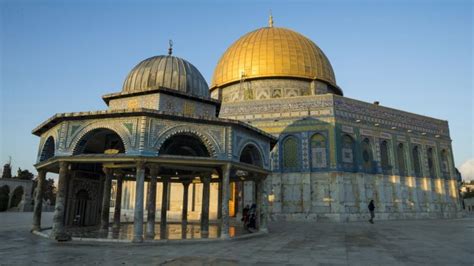 Al-Aqsa Mosque: Five things you need to know | Al-Aqsa Mosque | Al Jazeera