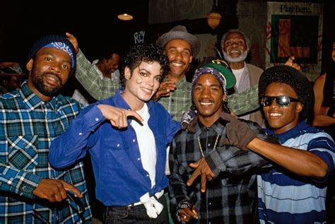 Michael Jackson Throwing Up A Crip Sign With Actual Crips, 1987 : r ...