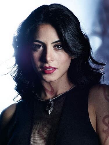 'Shadowhunters' character portraits - Isabelle Lightwood Photo ...