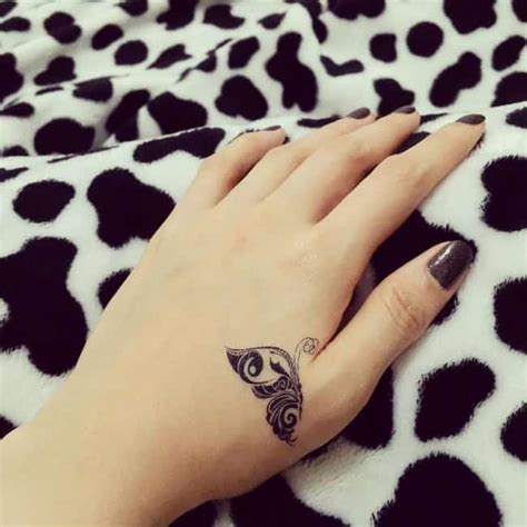 20 Cool Small Hand Tattoos Images for Ladies – SheIdeas