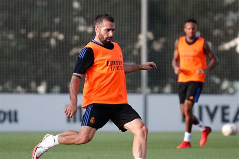 Carvajal training with Real Madrid squad, could play some minutes ...