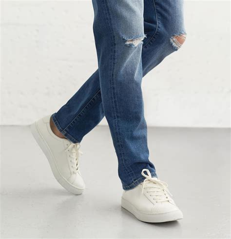 The Right Way to Pair Jeans with Shoes