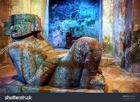 Jade Jaguar Inside Pyramid Chichen Itza Stock Photo 2242034 - Shutterstock