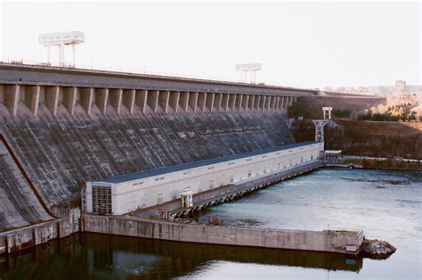 Bratsk Dam (Bratsk, 1967) | Structurae