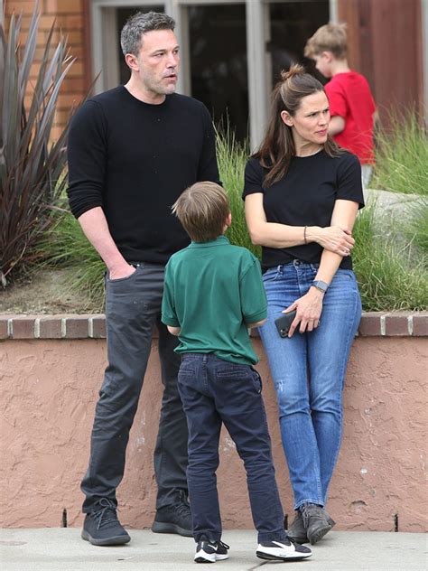 Ben Affleck and Jennifer Garner reunite for a family outing with their ...