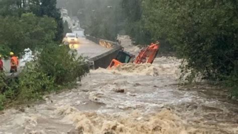 Widespread floods Hit UK in videos and pictures - Strange Sounds