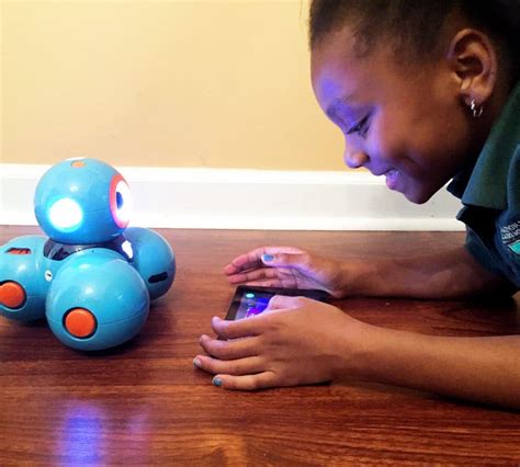 Encourage STEM Learning and Robotics with the NEW Dash Robot ...