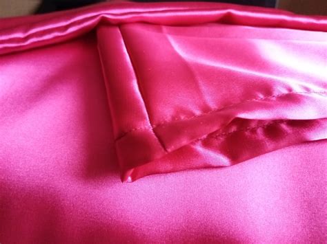 Satin Pillowcase Set (Pink)