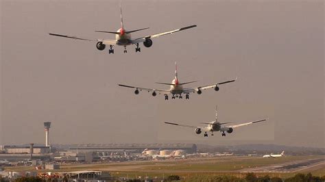 Crosswind landing compilation Boeing & Airbus - YouTube