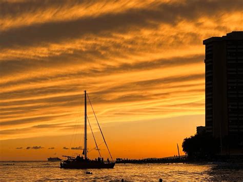 Top 10 Waikiki Sunset Cruises - Hawaii Travel Guide