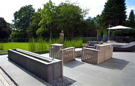 Landscape Design Ideas: Modern Garden Water Features - Design Milk