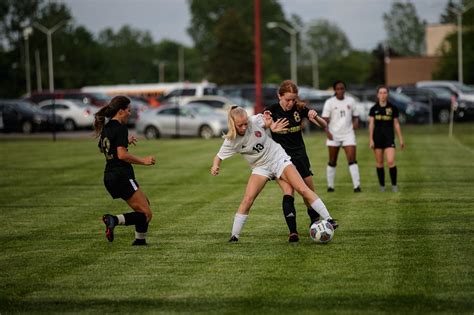 Grand Blanc advances to regional soccer finals - mlive.com