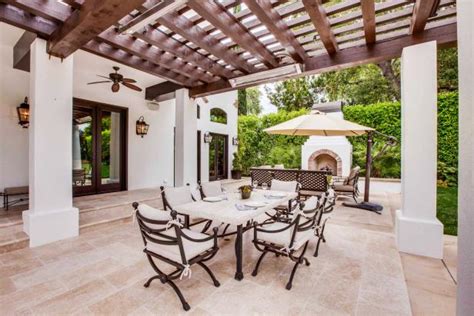 Spanish Colonial Architecture | HGTV