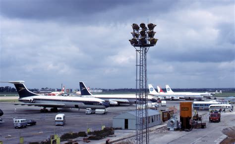 File:London heathrow airport in 1965 arp.jpg - Wikipedia