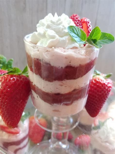 Strawberry Bavarian Cream Parfait Dessert Cups - Jett's Kitchen